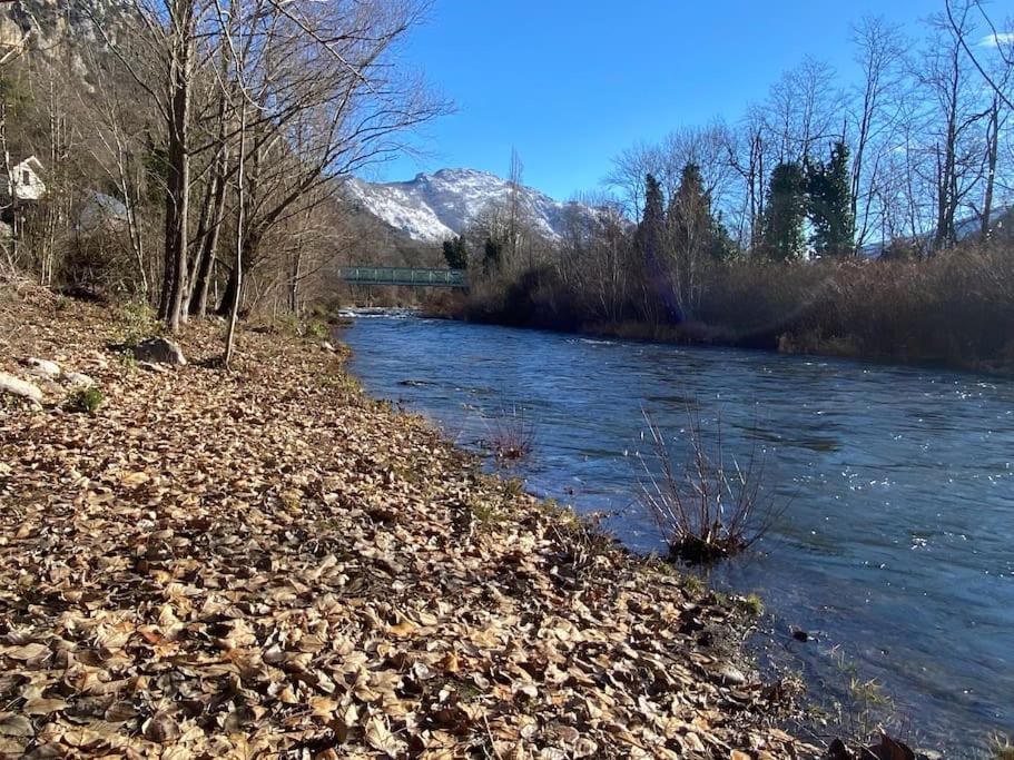 Entre La Montagne Et La Riviere Sinsat Exterior foto